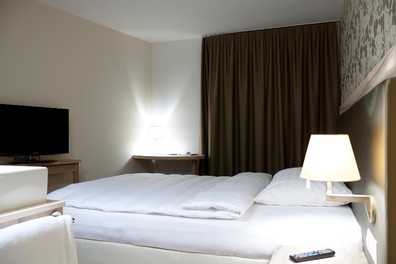 Platzhirsch Zuerich - Downtown Boutique Hotel & Sushi Lounge Екстериор снимка
